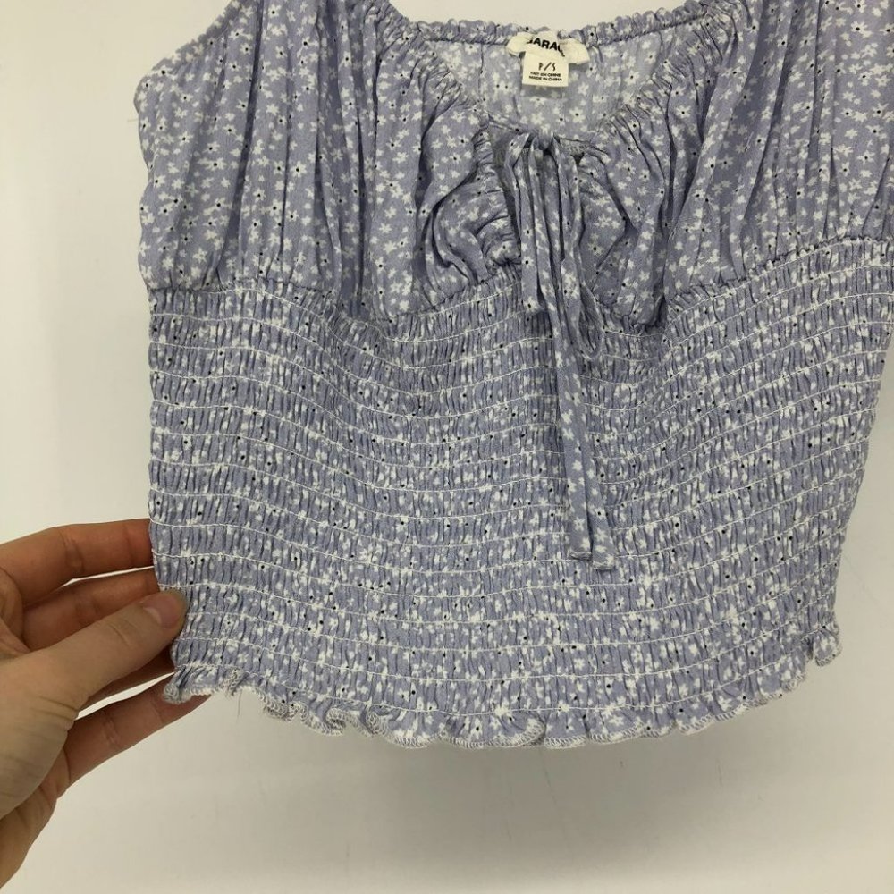 Garage periwinkle blue white floral shirred tie front crop tank top SP - Picture 10 of 13